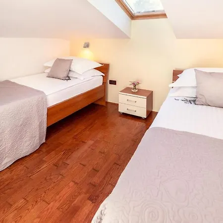 Daire Palace Clara 3 Island Krk By *
